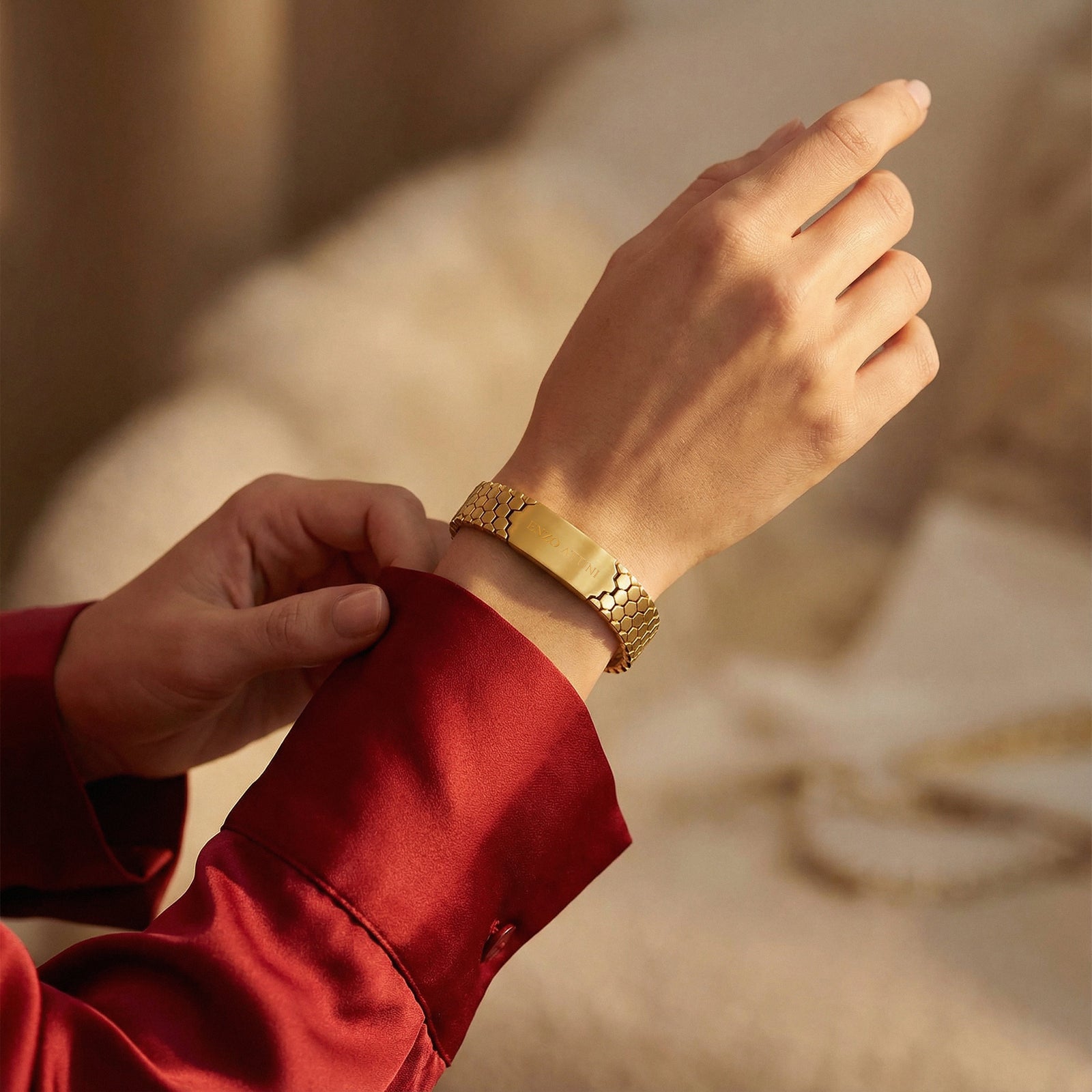 Prezantohet koleksioni i ri i byzylykëve Enzo Attini - Elegancë italiane për një fundvit plot shkëlqim!