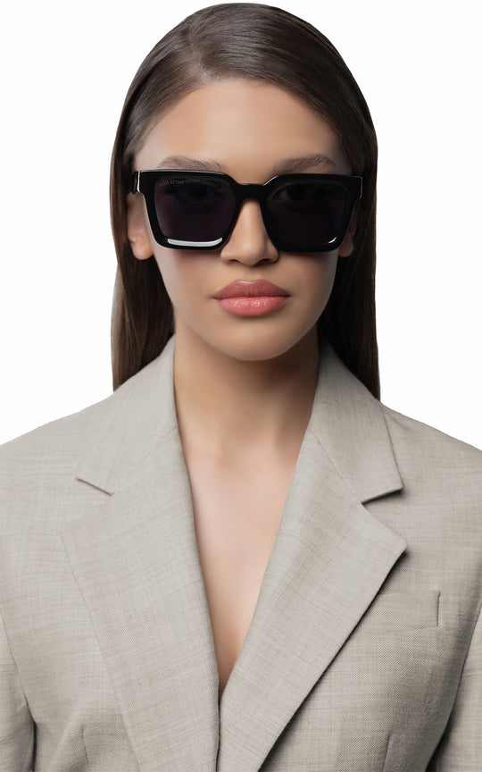 Le Rocher / Black + Dark Black Lens.