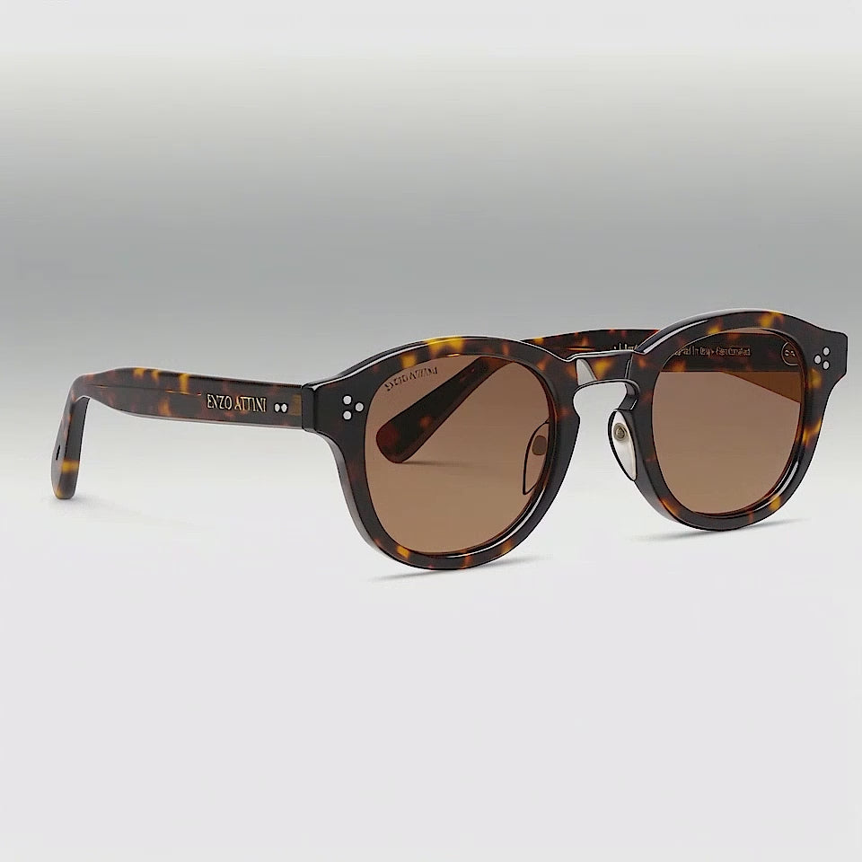 il Pantheon / Tortoise Red + Dark Brown Lens.