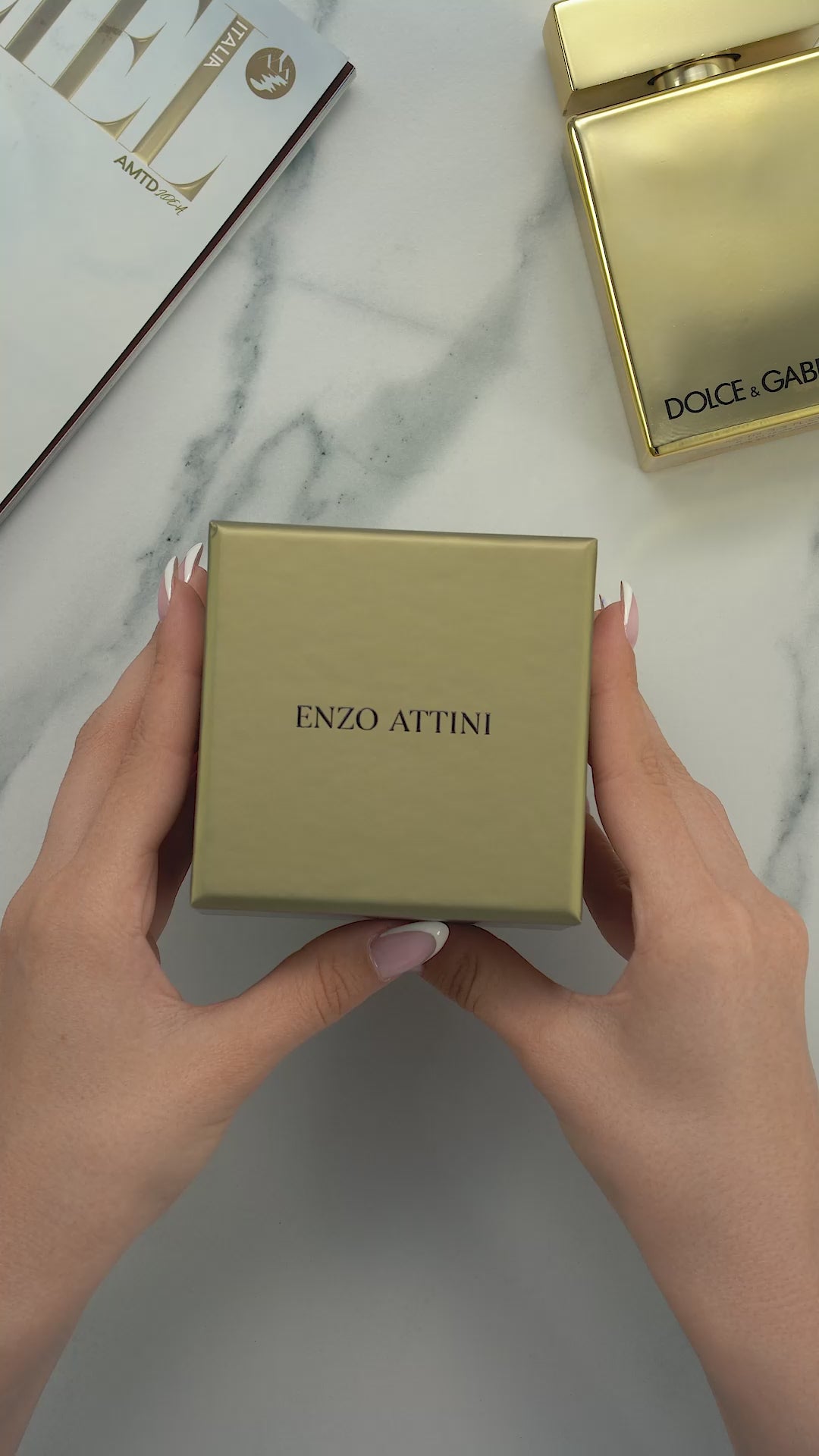 Fontana di Trevi - Minimalist Bracelet / Color Gold.