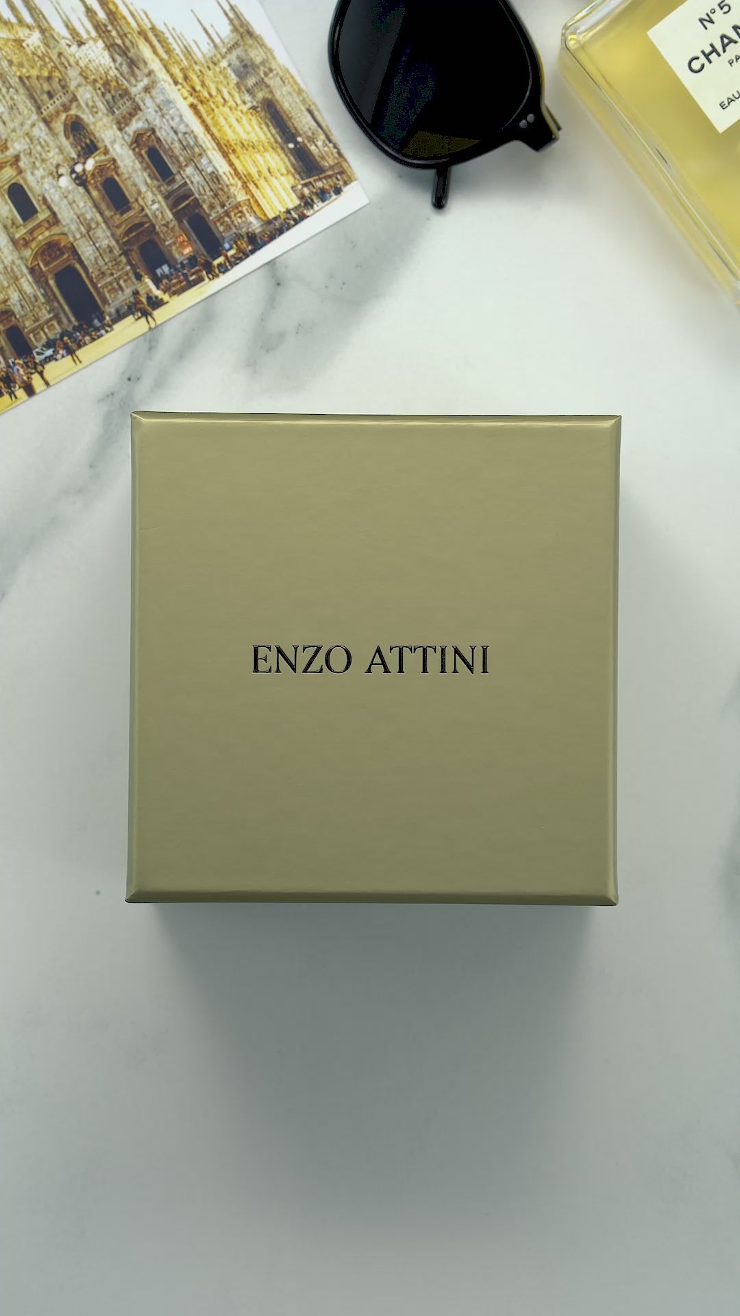 NEW Piazza del Duomo, Milano / President Bracelet, Gold Color, Swiss Movement.